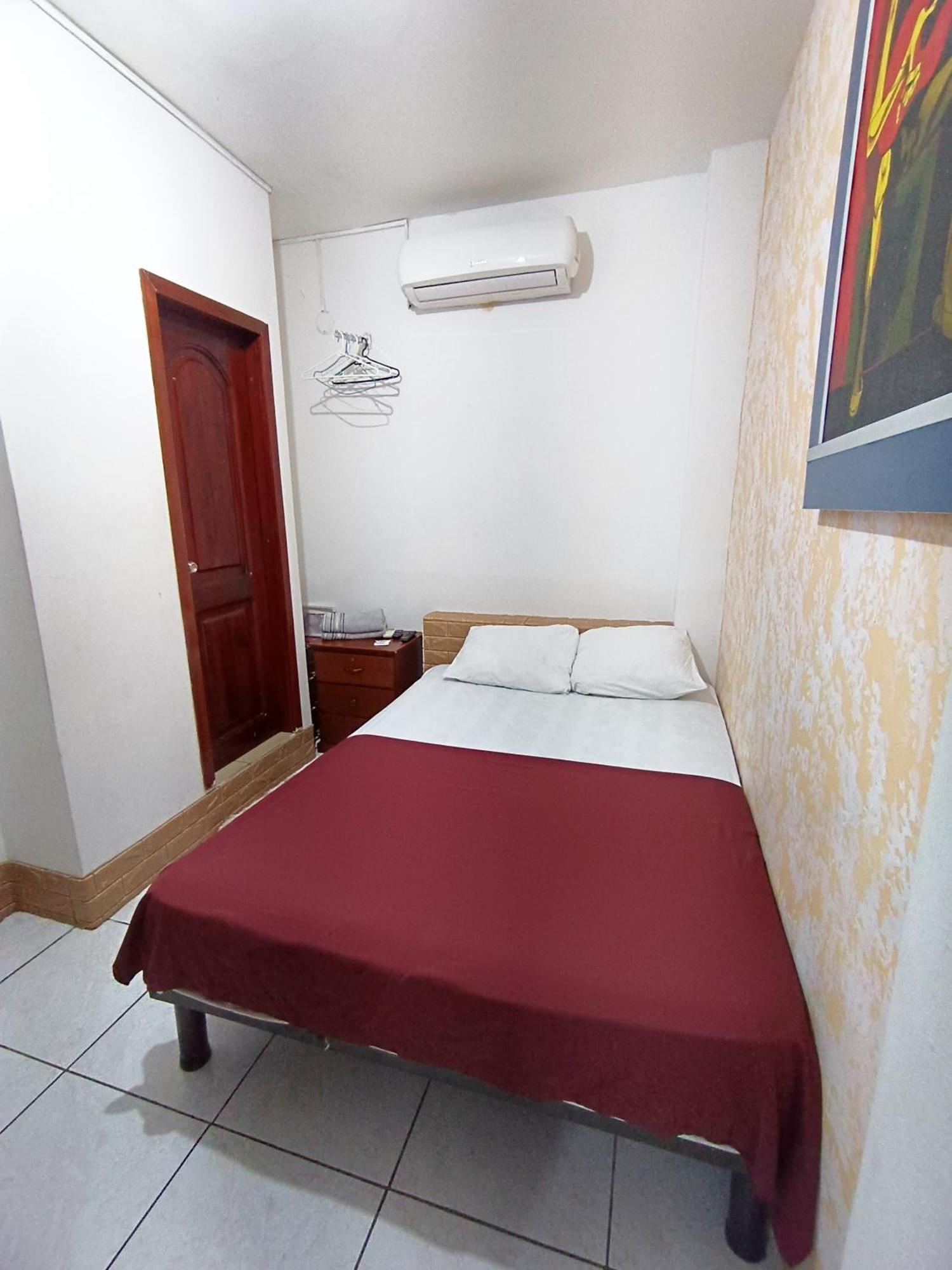 Hostal Venecia -Tu Casa En Manta. Quarto foto